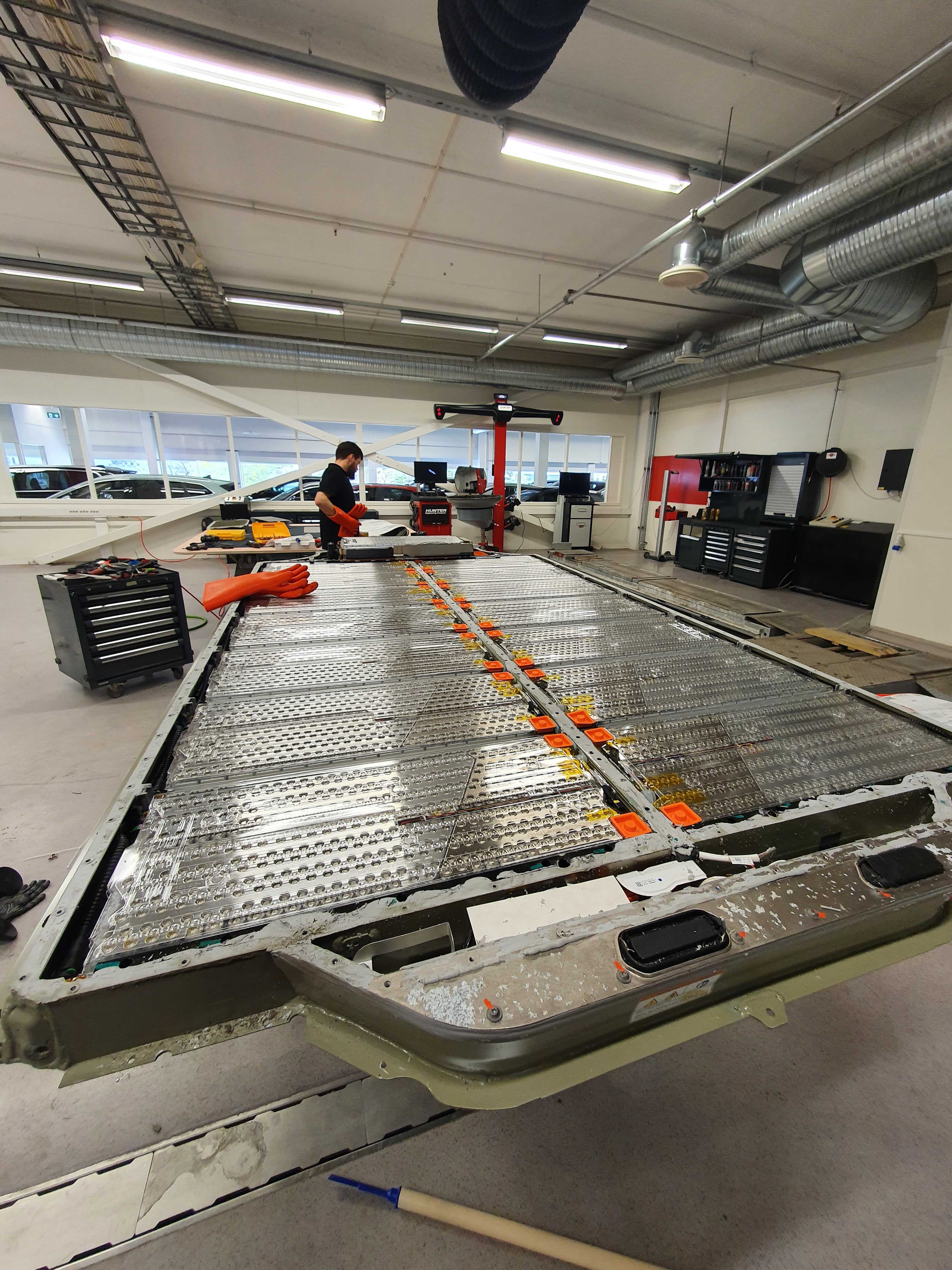 What opening 1000 EV Battery Packs Taught Us: The BMS Rarely Tells You the Real Problem!